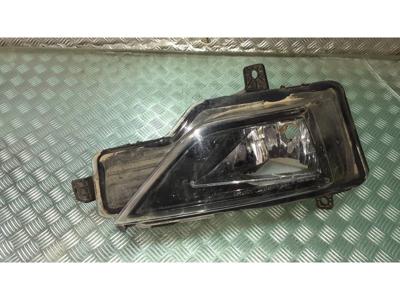 Recambio de faro antiniebla derecho para volkswagen golf vii sportsvan referencia OEM IAM 510941662B  