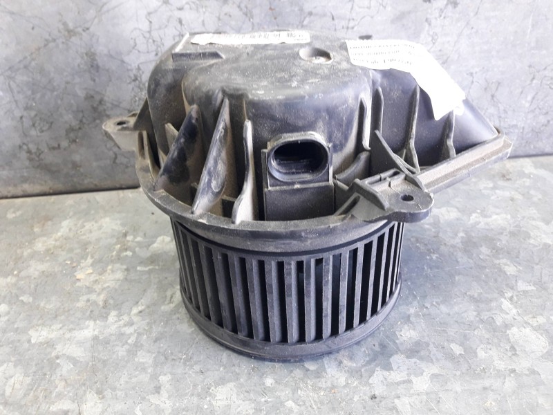 Recambio de motor calefaccion para opel vivaro furgón/combi (07.2006 =>) referencia OEM IAM F9694173T  