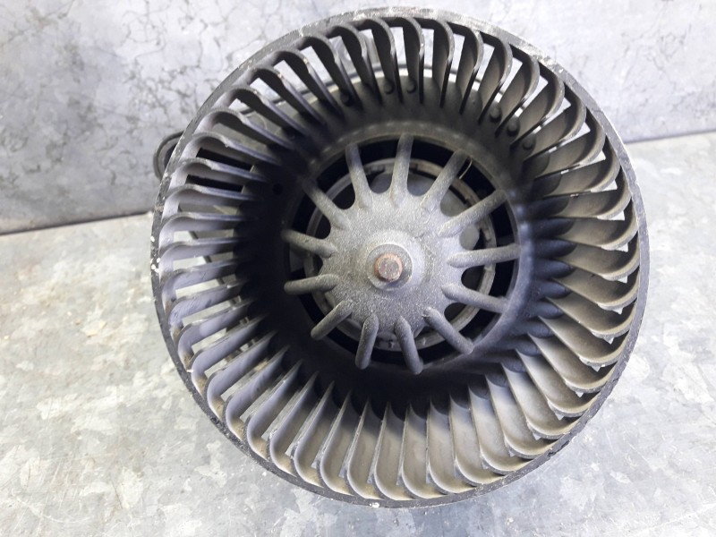 Recambio de motor calefaccion para opel vivaro furgón/combi (07.2006 =>) referencia OEM IAM F9694173T  