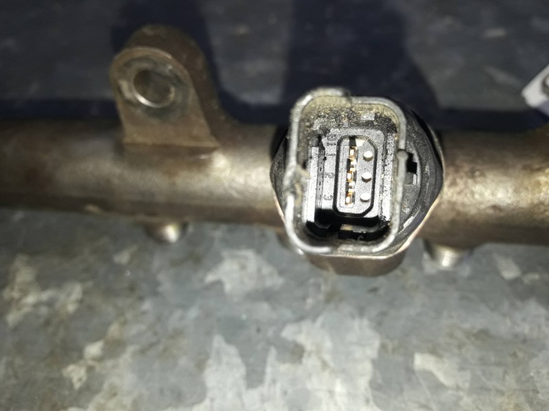 Recambio de rampa inyectora para seat arona referencia OEM IAM 8200669695TT 088610C34 13071008864IZ