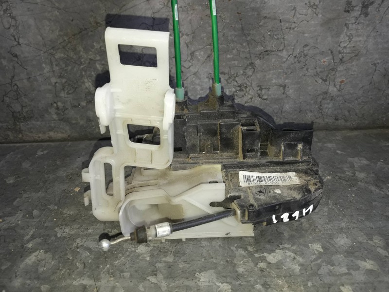 Recambio de cerradura puerta delantera derecha para hyundai i30cw referencia OEM IAM 813202L030  