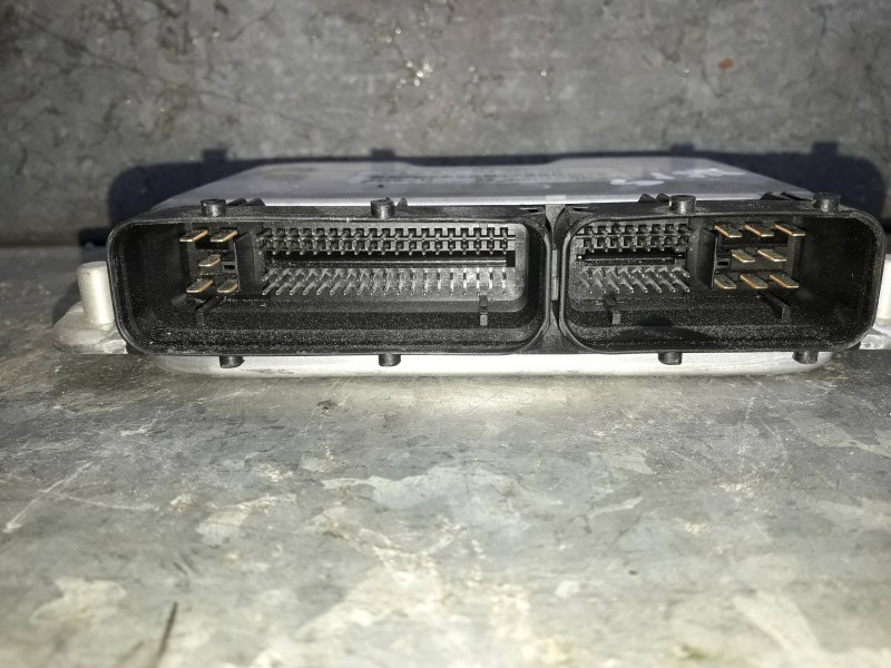 Recambio de centralita motor uce para audi a4 berlina (8e) referencia OEM IAM 8E0907401 0281010492 BOSCH