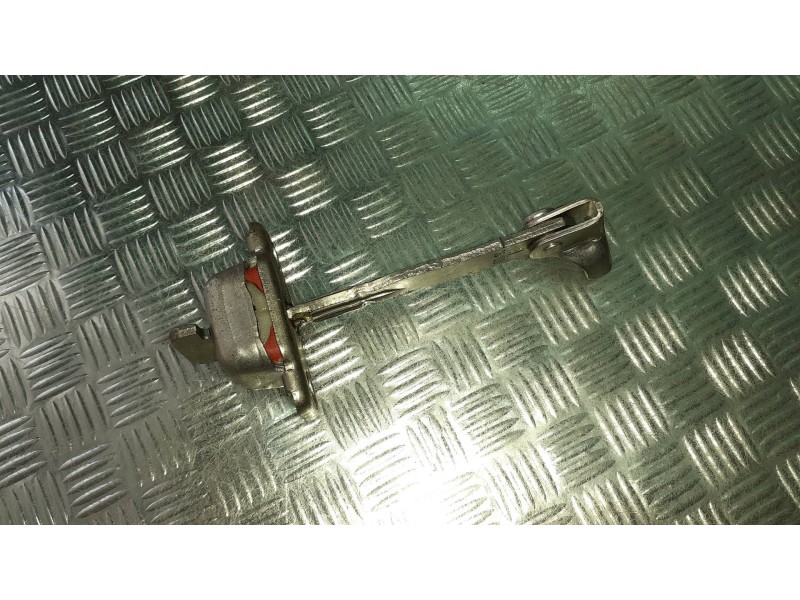 Recambio de retenedor puerta para toyota aygo referencia OEM IAM 686100H021  DELANTERA DERECHA