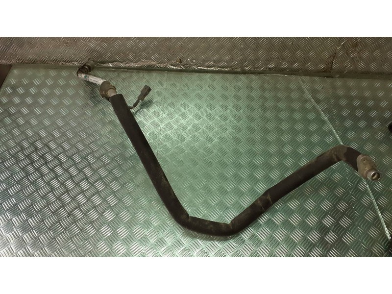 Recambio de tubo aire acondicionado para renault zoe referencia OEM IAM 924477415R  