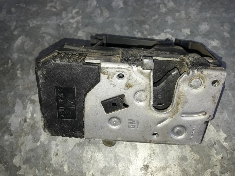 Recambio de cerradura puerta delantera izquierda para opel vivaro furgón/combi (07.2006 =>) referencia OEM IAM 8200008246 911662