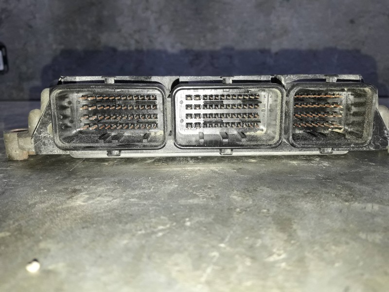 Recambio de centralita motor uce para opel vivaro furgón/combi (07.2006 =>) referencia OEM IAM 0281014208 8200666516 78123133506