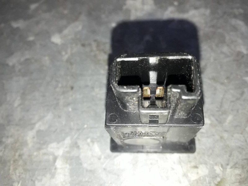Recambio de interruptor para toyota avensis berlina (t25) referencia OEM IAM 156795  