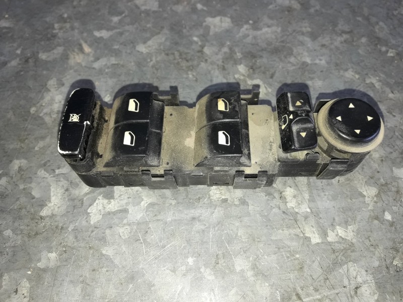 Recambio de mando elevalunas delantero izquierdo para peugeot 407 referencia OEM IAM 532697045 532697001 