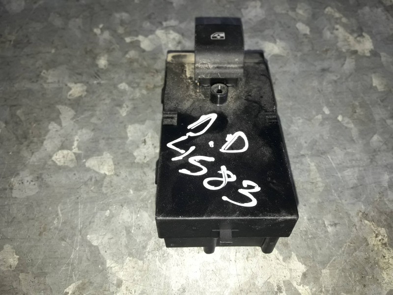 Recambio de mando elevalunas delantero derecho para opel mokka referencia OEM IAM 13301886 211399 610132