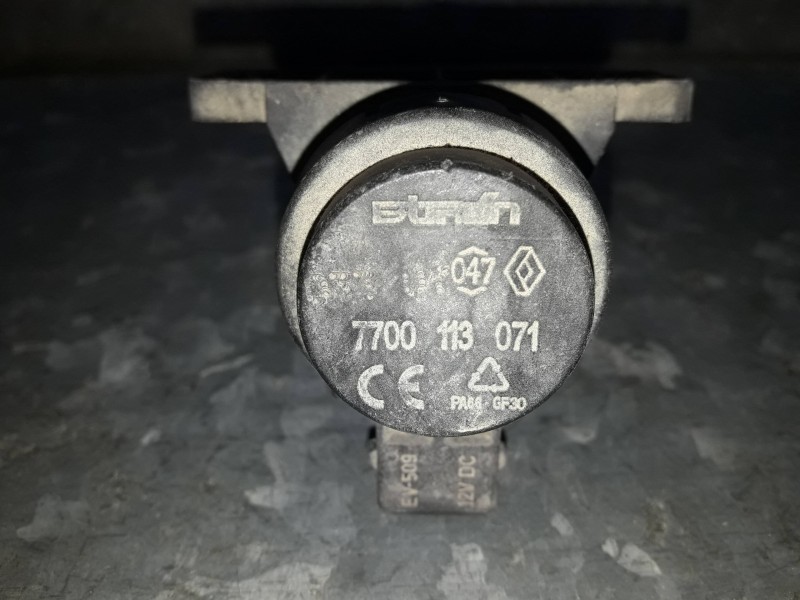 Recambio de valvula aire adicional para opel vivaro furgón/combi (07.2006 =>) referencia OEM IAM 7700113071  