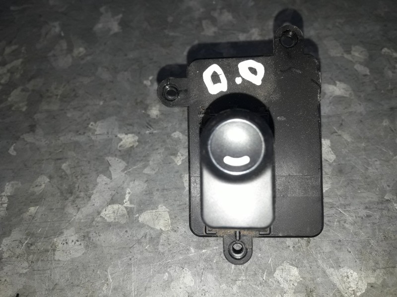 Recambio de mando elevalunas delantero derecho para hyundai i30cw referencia OEM IAM 935752L011  