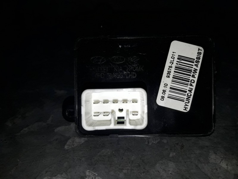 Recambio de mando elevalunas delantero derecho para hyundai i30cw referencia OEM IAM 935752L011  