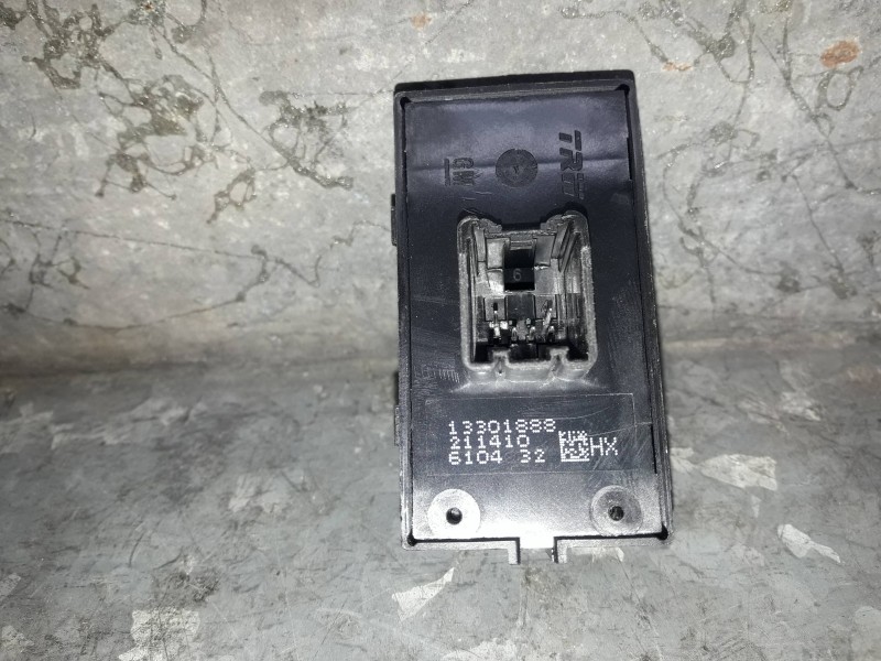 Recambio de mando elevalunas trasero derecho para opel mokka referencia OEM IAM 13301888 211410 610432