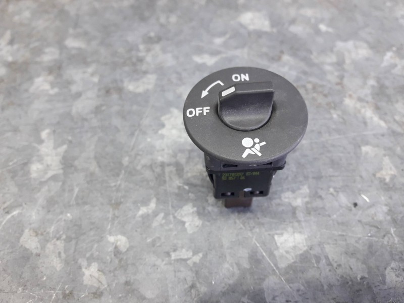 Recambio de interruptor para opel vivaro furgón/combi (07.2006 =>) referencia OEM IAM 231701287 93857386 