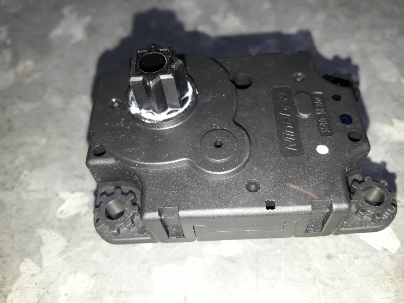 Recambio de motor apertura trampillas climatizador para seat ibiza (6l1) referencia OEM IAM T1027136U 0903165C 