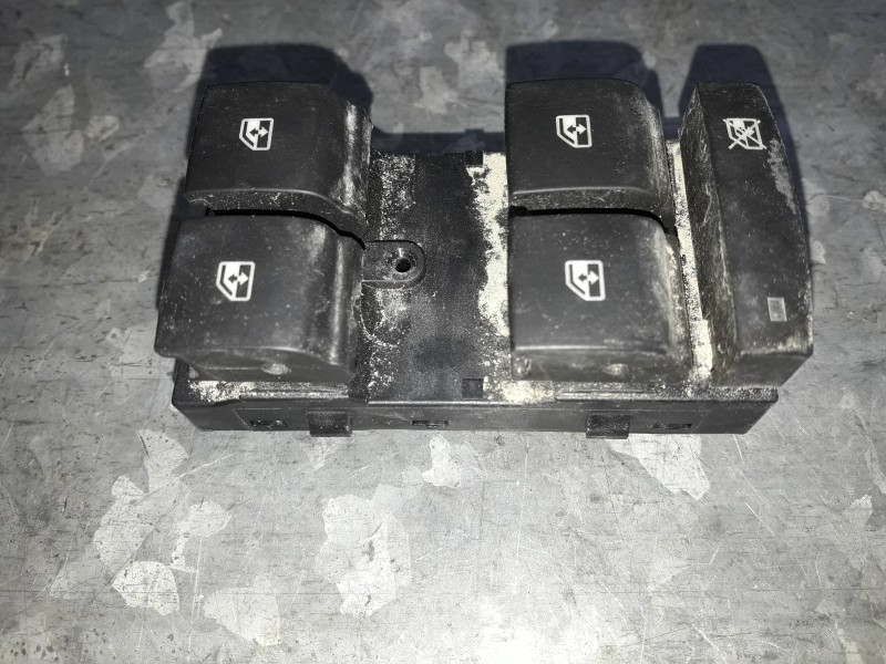 Recambio de mando elevalunas delantero izquierdo para opel mokka referencia OEM IAM 13305011 251869 6100