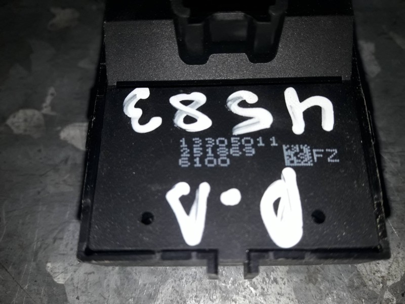 Recambio de mando elevalunas delantero izquierdo para opel mokka referencia OEM IAM 13305011 251869 6100