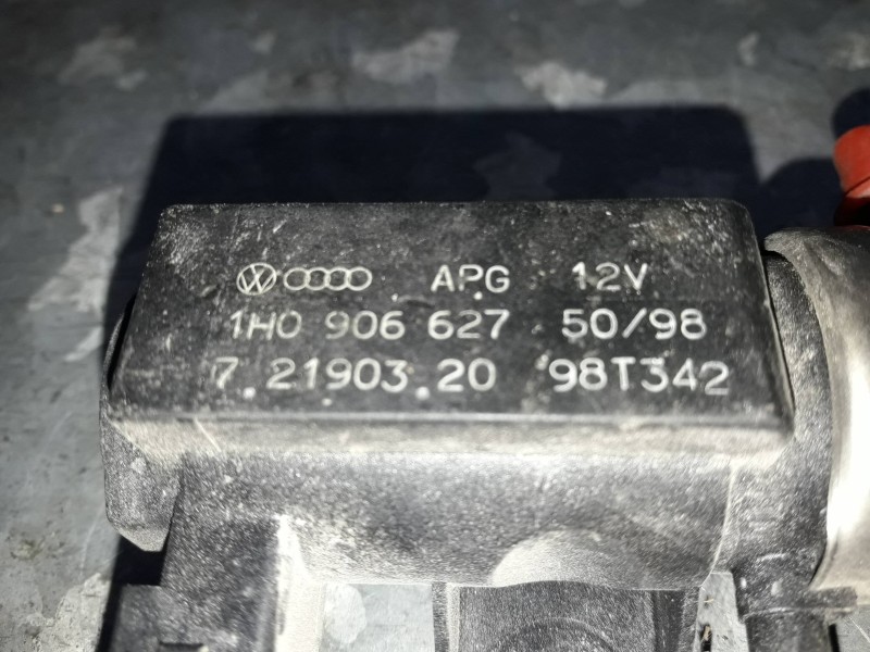 Recambio de valvula aire adicional para volkswagen golf iv berlina (1j1) referencia OEM IAM 1H0906627 72190320 98T342
