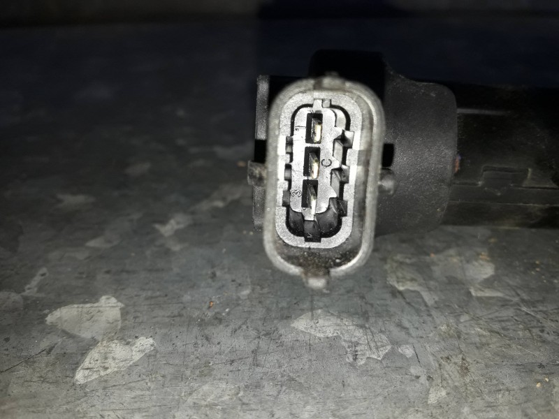 Recambio de inyector para citroen c-elysée referencia OEM IAM 9671214580  