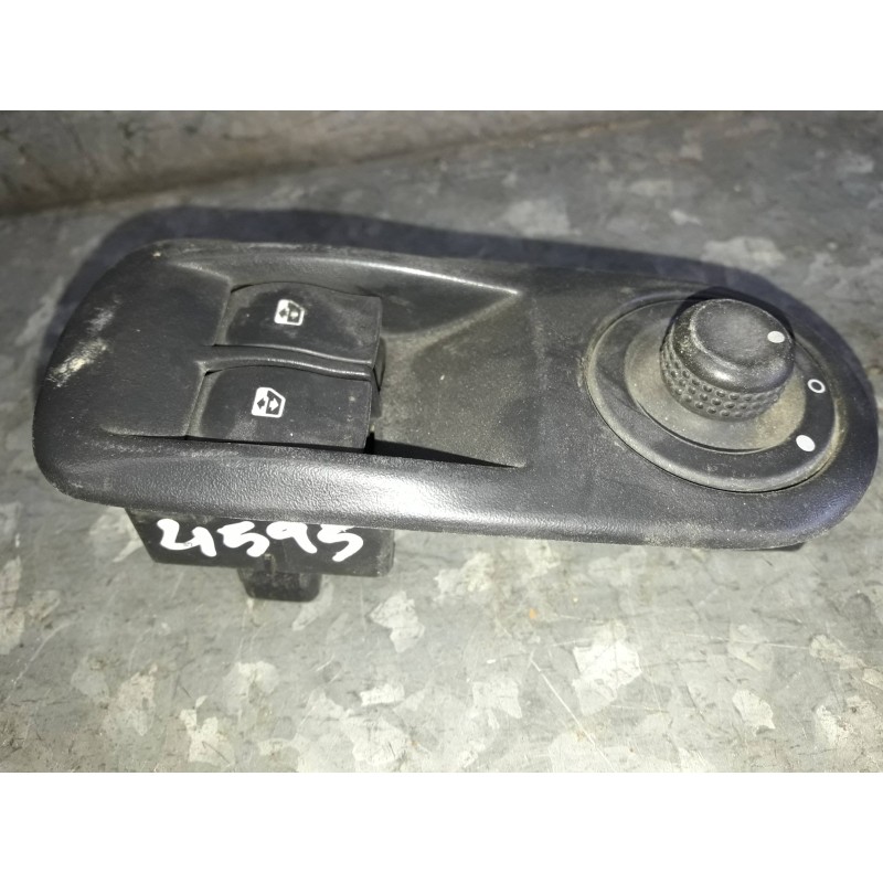 Recambio de mando elevalunas delantero izquierdo para opel vivaro furgón/combi (07.2006 =>) referencia OEM IAM 8200011867 911652