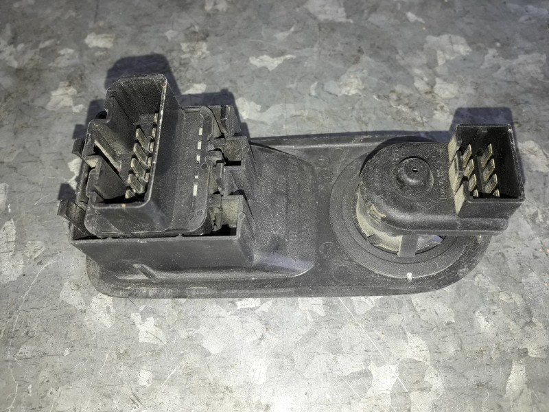 Recambio de mando elevalunas delantero izquierdo para opel vivaro furgón/combi (07.2006 =>) referencia OEM IAM 8200011867 911652