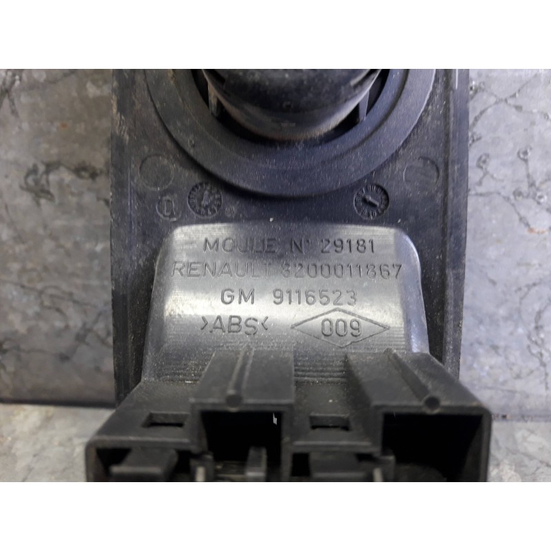 Recambio de mando elevalunas delantero izquierdo para opel vivaro furgón/combi (07.2006 =>) referencia OEM IAM 8200011867 911652