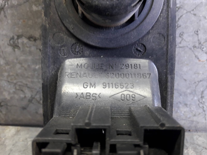 Recambio de mando elevalunas delantero izquierdo para opel vivaro furgón/combi (07.2006 =>) referencia OEM IAM 8200011867 911652