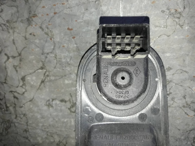 Recambio de mando elevalunas delantero izquierdo para opel vivaro furgón/combi (07.2006 =>) referencia OEM IAM 8200011867 911652