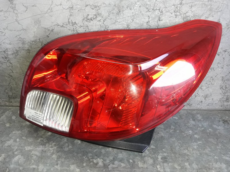 Recambio de piloto trasero izquierdo para opel mokka referencia OEM IAM 42435941  