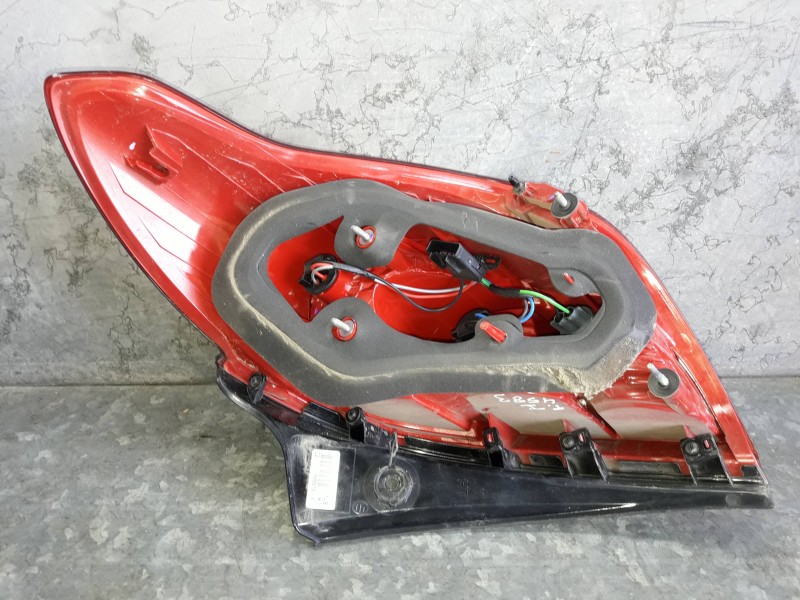 Recambio de piloto trasero izquierdo para opel mokka referencia OEM IAM 42435941  