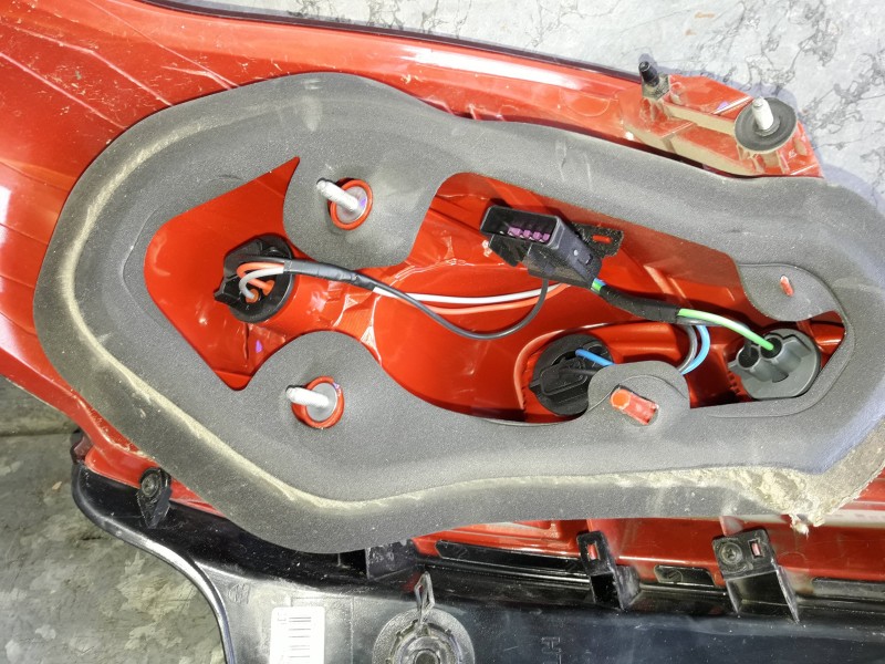 Recambio de piloto trasero izquierdo para opel mokka referencia OEM IAM 42435941  