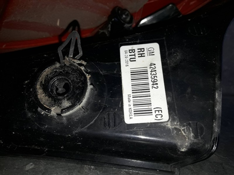 Recambio de piloto trasero derecho para opel mokka referencia OEM IAM 42435942 6D270 