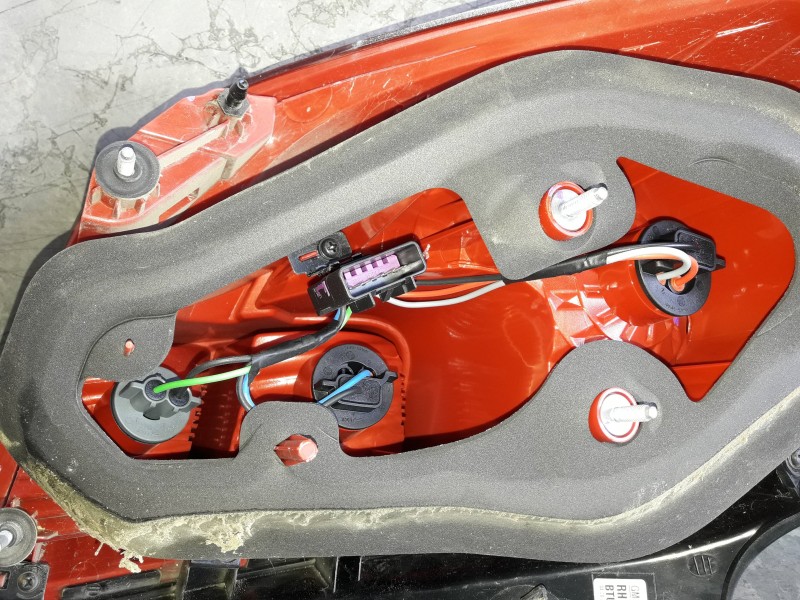 Recambio de piloto trasero derecho para opel mokka referencia OEM IAM 42435942 6D270 