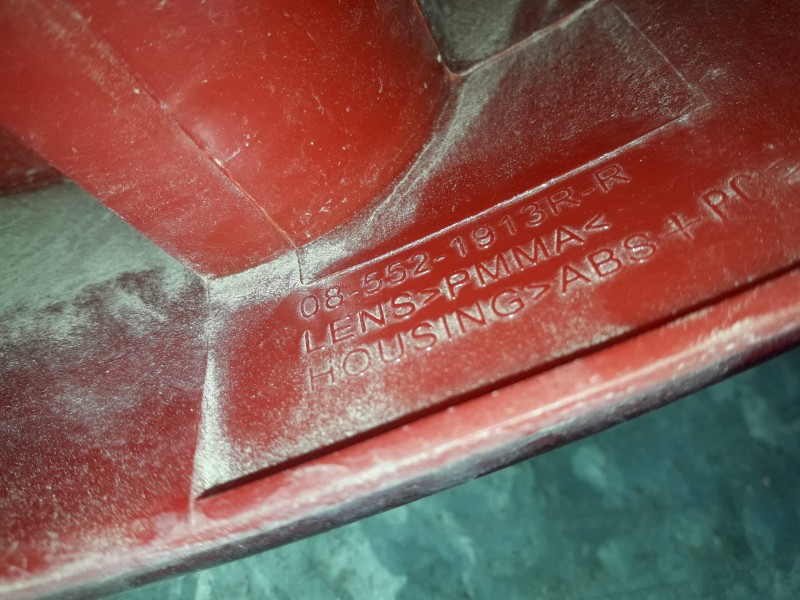 Recambio de piloto trasero derecho para citroen xsara picasso referencia OEM IAM 085521913R 14241029 