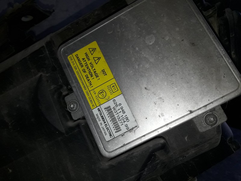 Recambio de faro derecho para bmw serie 3 berlina (e90) referencia OEM IAM 51647116708 22944911 XENON