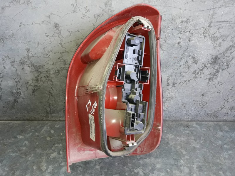 Recambio de piloto trasero izquierdo para citroen xsara picasso referencia OEM IAM 965000588002 89032867 