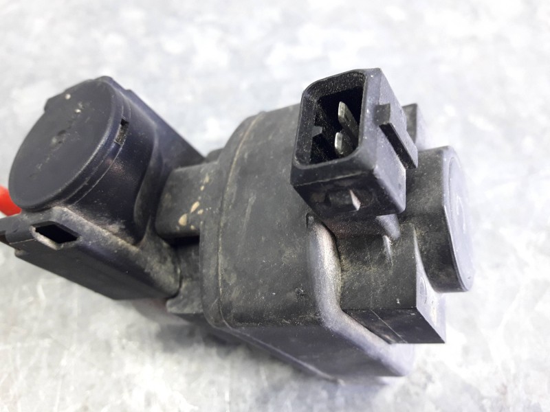 Recambio de valvula aire adicional para kia carens (un) concept referencia OEM IAM 36611200  