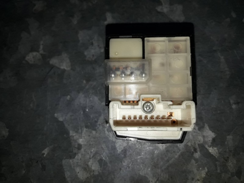 Recambio de mando retrovisor para toyota avensis berlina (t25) referencia OEM IAM 183575 777669 