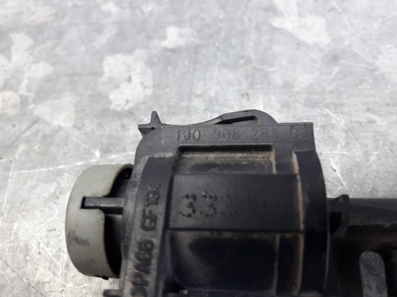 Recambio de valvula aire adicional para audi a3 (8l) referencia OEM IAM 1J0906283C 33310 