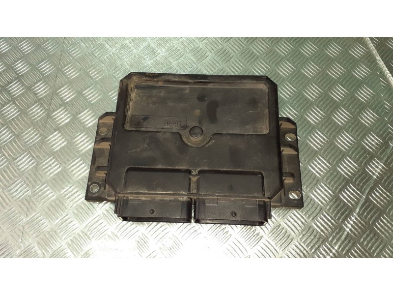 Recambio de centralita motor uce para renault clio ii fase i (b/cbo) referencia OEM IAM 7700114875  