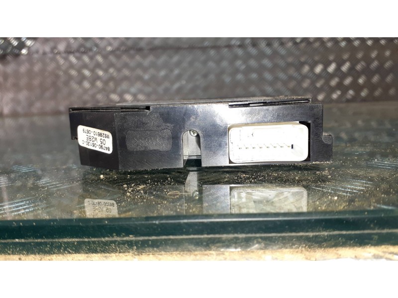 Recambio de interruptor para toyota avensis berlina (t25) referencia OEM IAM 8479005130C  8 PINES