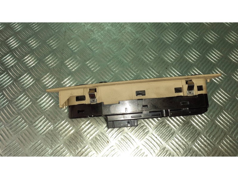 Recambio de mando elevalunas delantero izquierdo para bmw serie 3 berlina (e90) referencia OEM IAM 694863406  