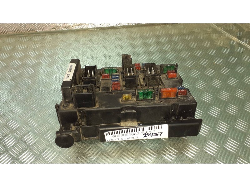 Recambio de caja reles / fusibles para citroen xsara picasso referencia OEM IAM 9646405280  