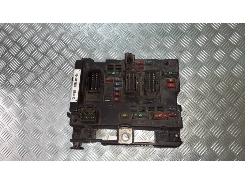 Recambio de caja reles / fusibles para citroen xsara picasso referencia OEM IAM 9646405280  