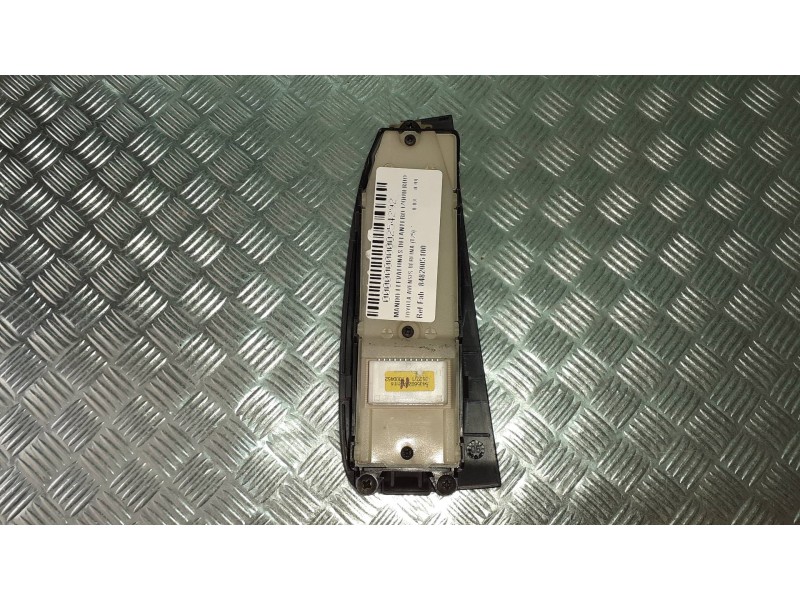 Recambio de mando elevalunas delantero izquierdo para toyota avensis berlina (t25) referencia OEM IAM 8482005100  