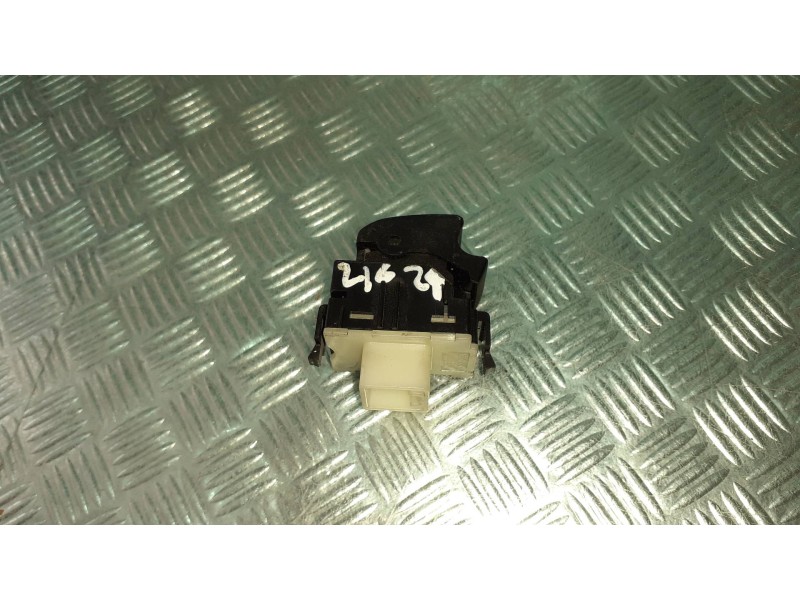 Recambio de mando elevalunas delantero derecho para toyota avensis berlina (t25) referencia OEM IAM 8481005050  5 PINES