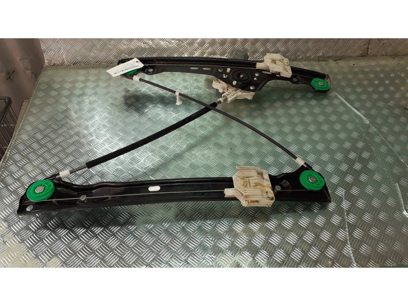 Recambio de elevalunas delantero derecho para bmw serie 3 berlina (e90) referencia OEM IAM 7060266S  ELECTRICO