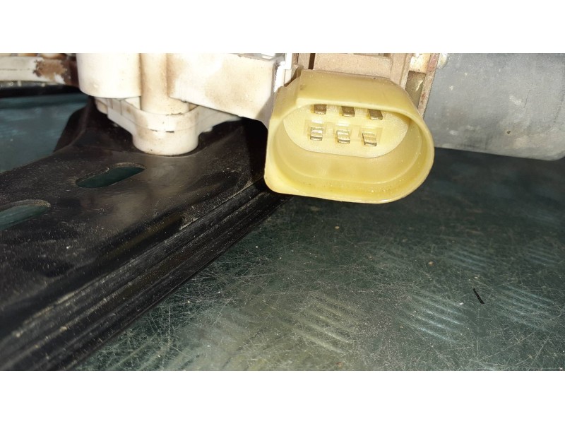 Recambio de elevalunas delantero derecho para bmw serie 3 berlina (e90) referencia OEM IAM 7060266S  ELECTRICO