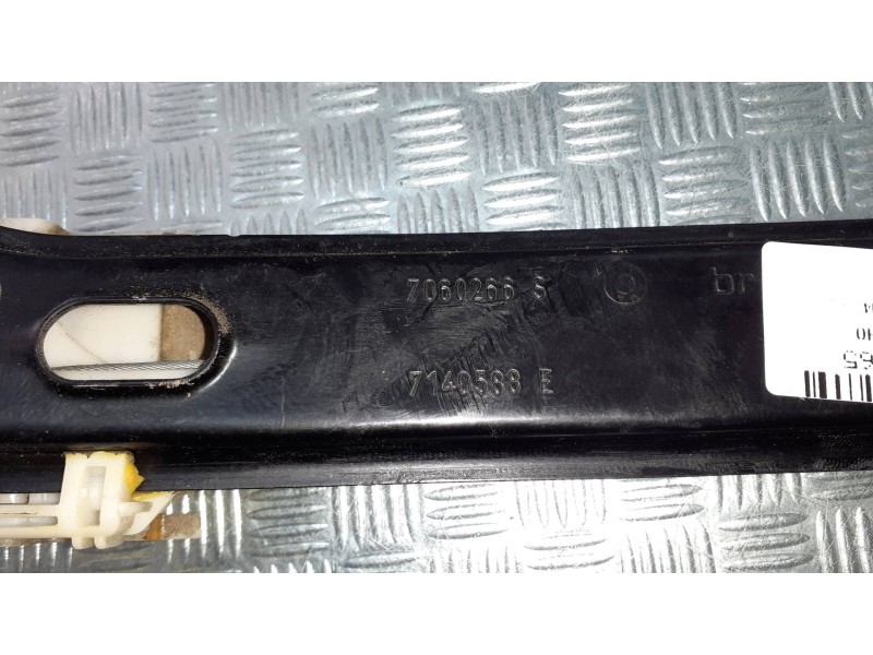 Recambio de elevalunas delantero derecho para bmw serie 3 berlina (e90) referencia OEM IAM 7060266S  ELECTRICO