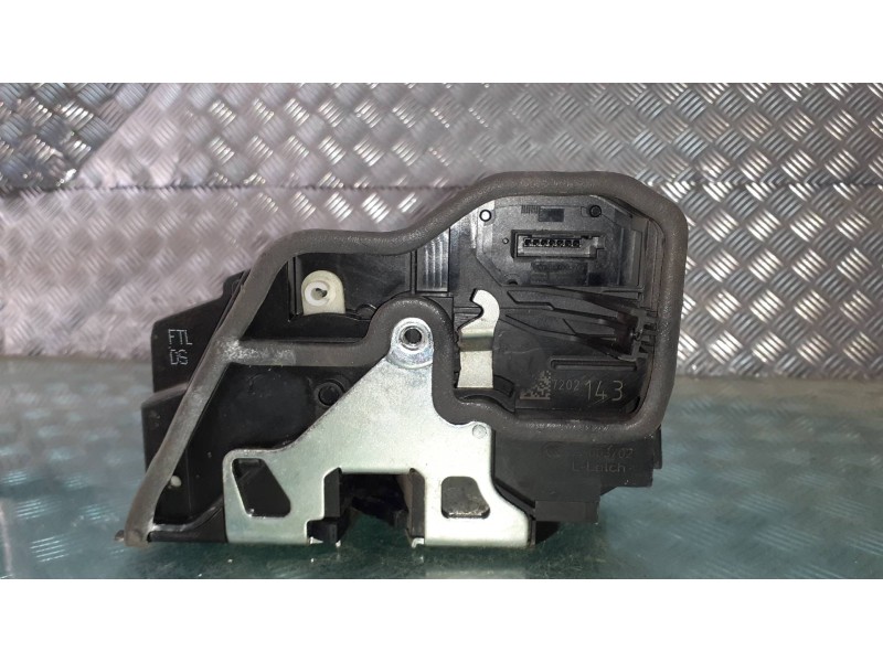 Recambio de cerradura puerta delantera izquierda para bmw serie 3 berlina (e90) referencia OEM IAM 7202143 7 PINES A05372